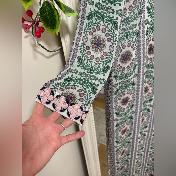 INCREDIBLY RARE Tory Burch NWT Garden Party 100% silk lined caftan, size medium - Picture 4 of 11
